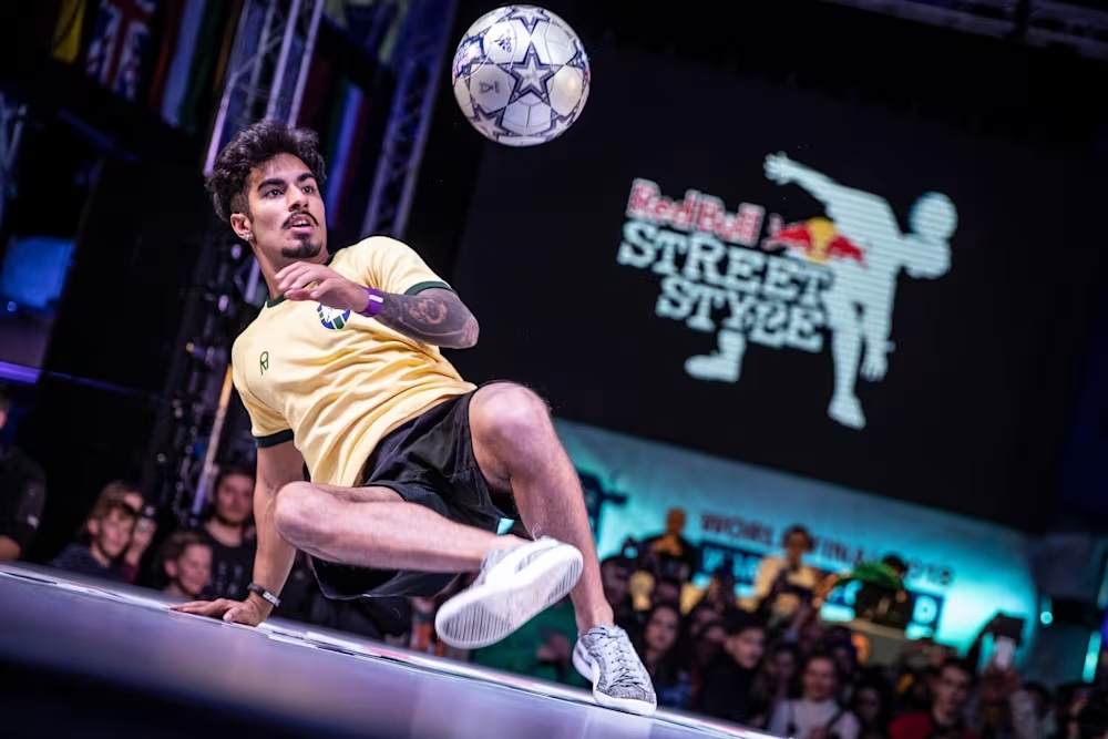 El freestyle, la otra cara del fútbol | Street Art Latam
